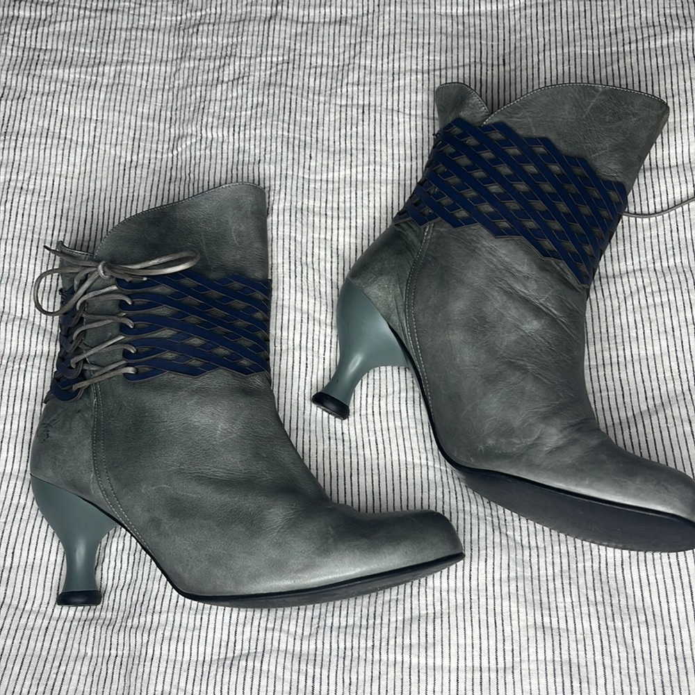 Fluevog Size 10 Booties